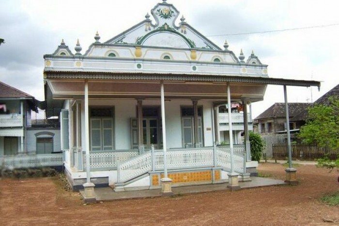 Rumah Adat Gajah Palimbangan