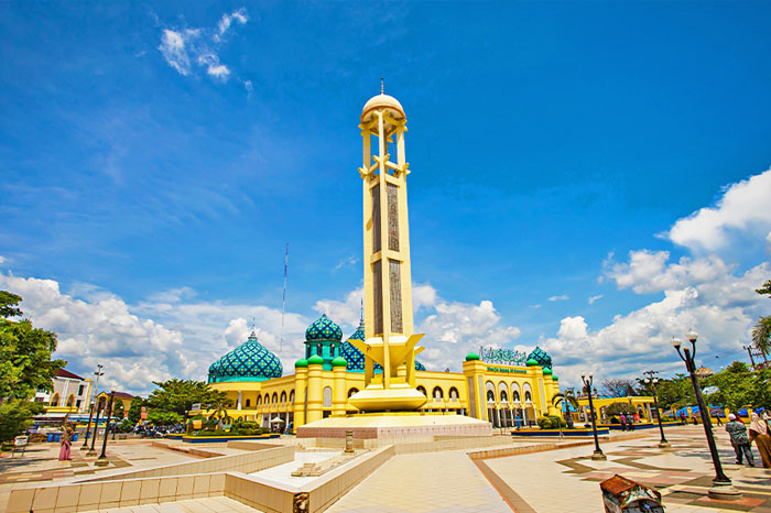 Mesjid Agung Al-Karomah