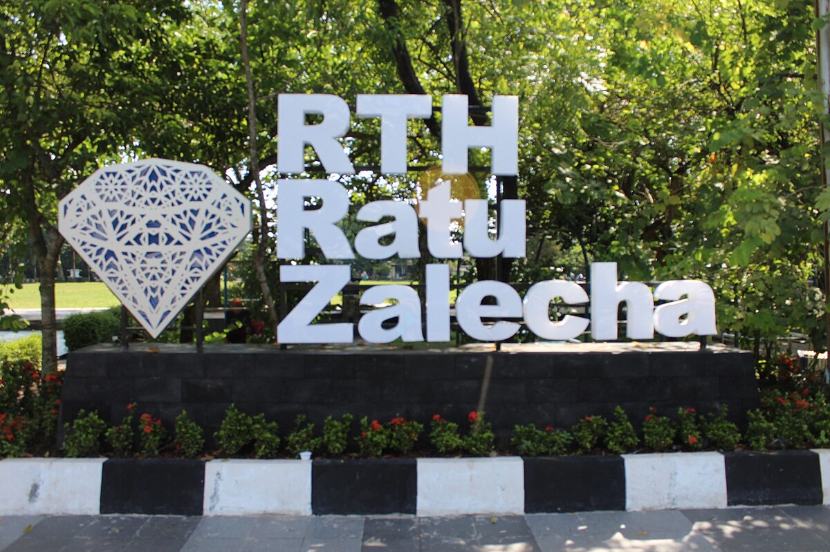 Alun-alun Ratu Zalecha