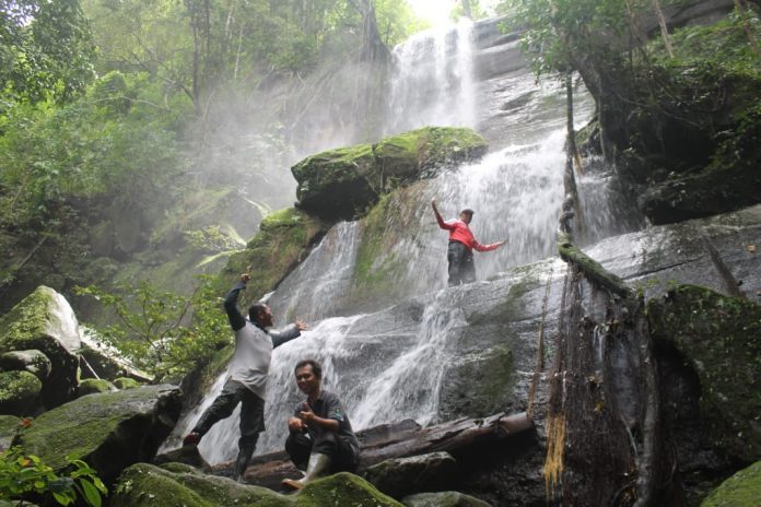 Foto Air Terjun Minanga